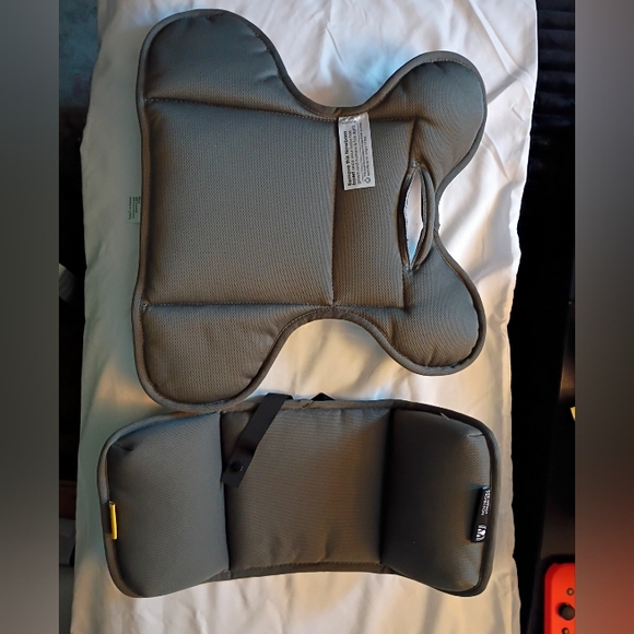 Doona Infant Insert For Car Seat Kids Gray - Picture 1 of 3
